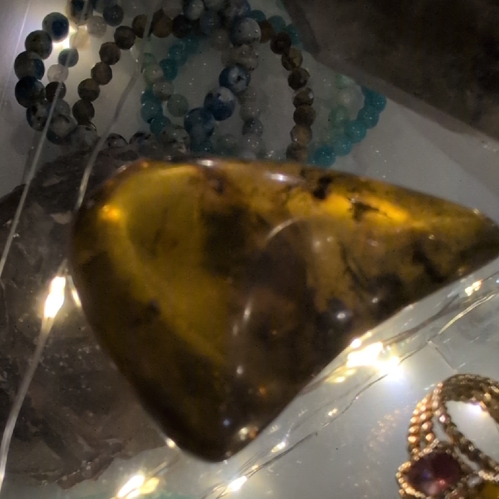 Huge Vi Tage amber Chunk